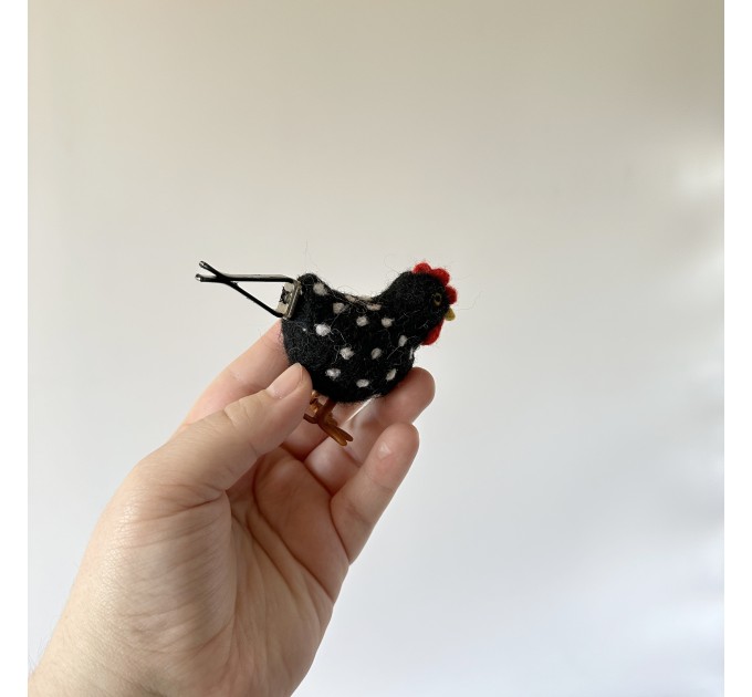 Polka dot black chicken air vent clip