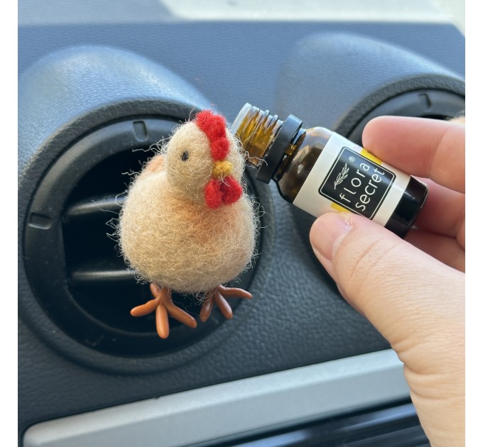 Brown chicken air vent clip