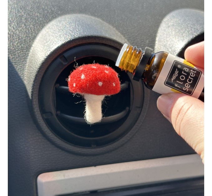 Amanita mushrooms air vent clip