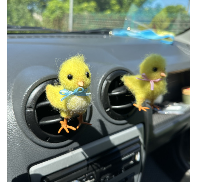 Classic chick air vent clip