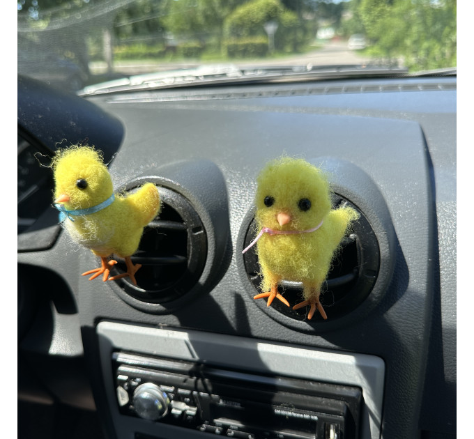 Classic chick air vent clip