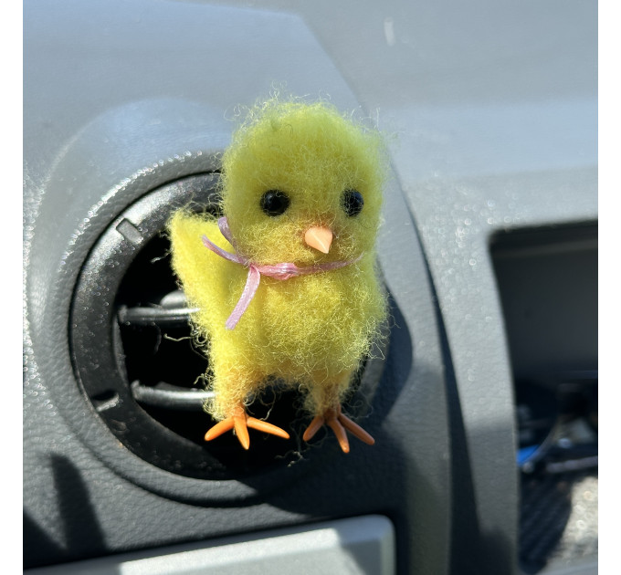 Classic chick air vent clip