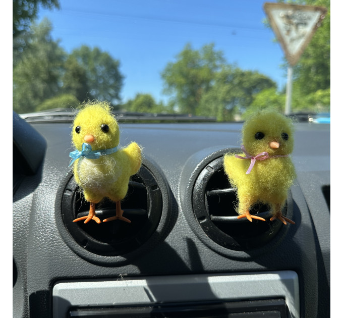 Classic chick air vent clip