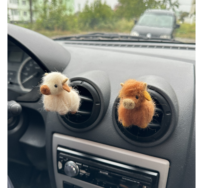 Scottish highland cow air vent clip