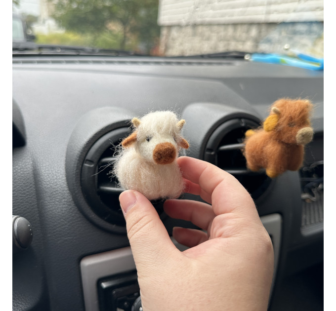 Scottish highland cow air vent clip