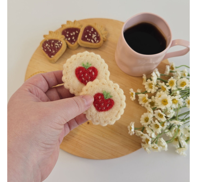 Cookie with strawberry air vent clip