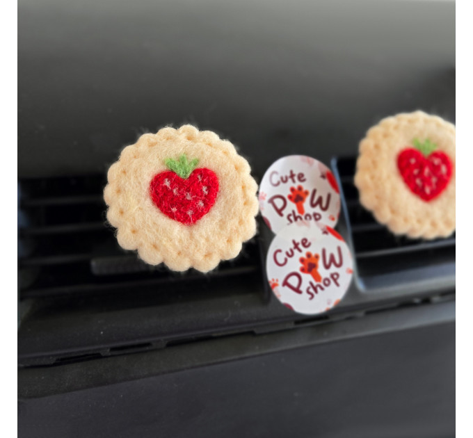Cookie with strawberry air vent clip