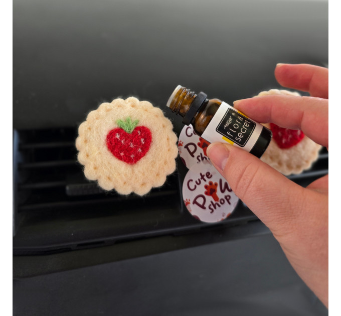 Cookie with strawberry air vent clip