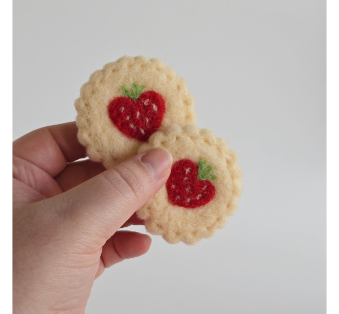 Cookie with strawberry air vent clip