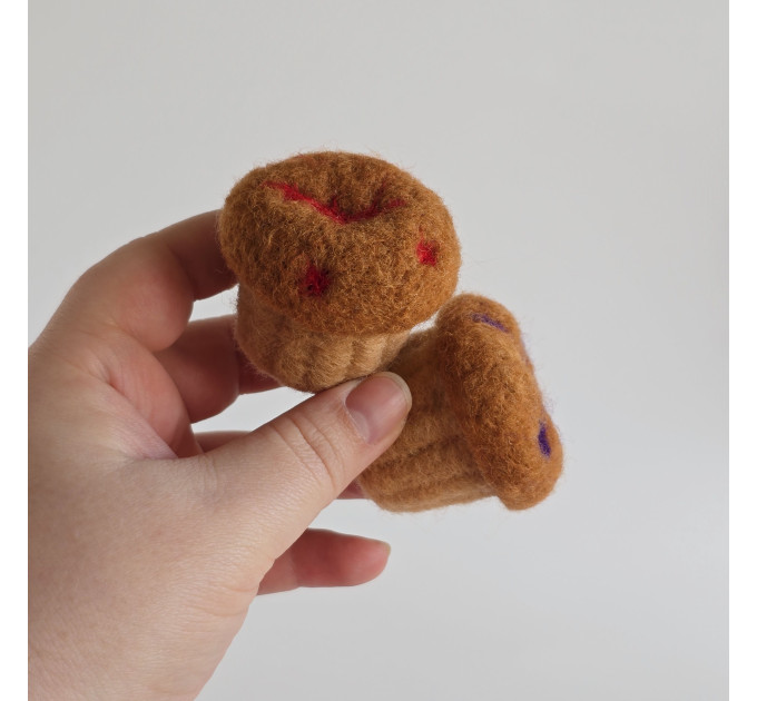 Cupcake with jam air vent clip