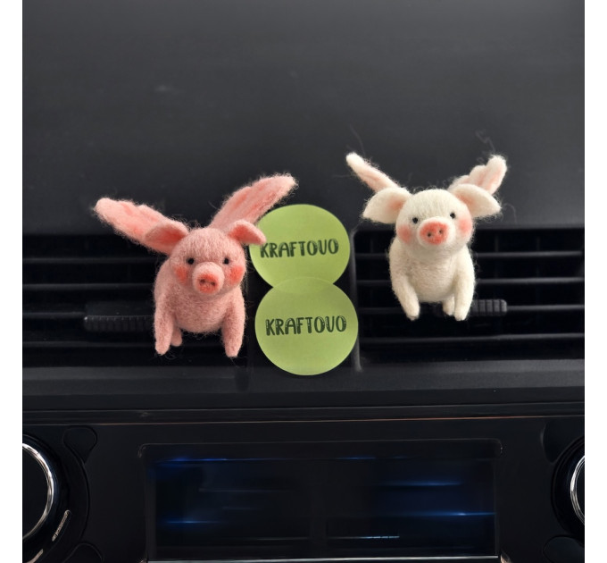 Flying Pig Air Vent Clip