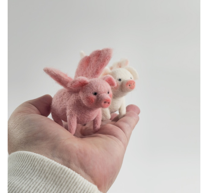 Flying Pig Air Vent Clip