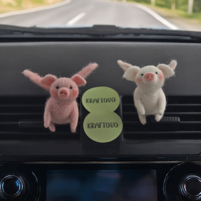 Flying Pig Air Vent Clip
