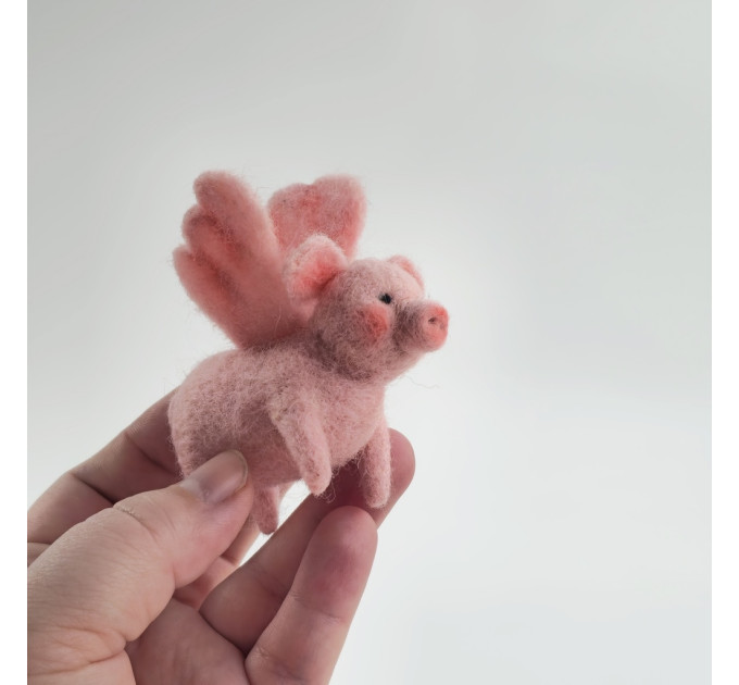 Flying Pig Air Vent Clip