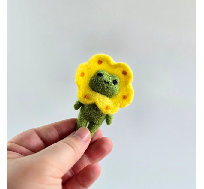 Froggy flower Air Vent Clip