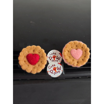 Heart filled cookie air vent clip