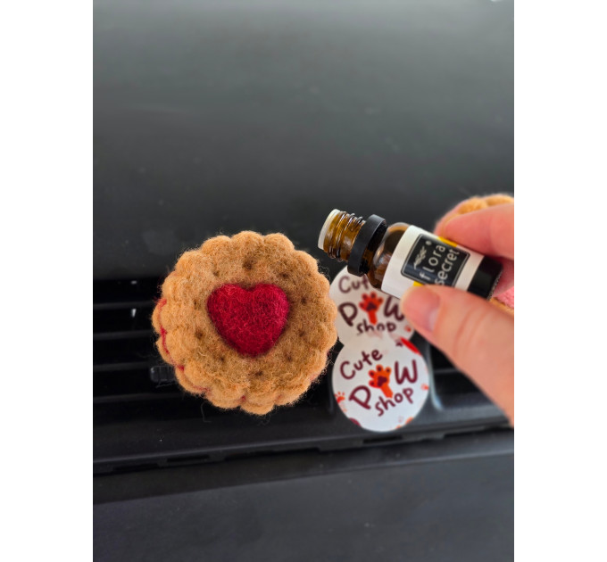 Heart filled cookie air vent clip