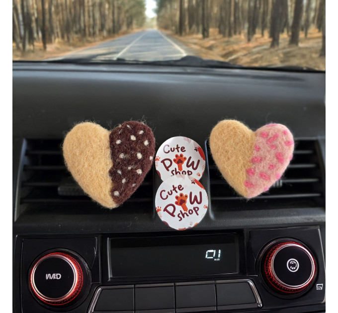 Heart shaped cookie air vent clip
