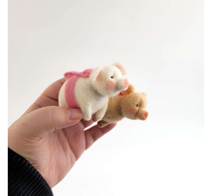 Pigs with felted bows Air Vent Clip