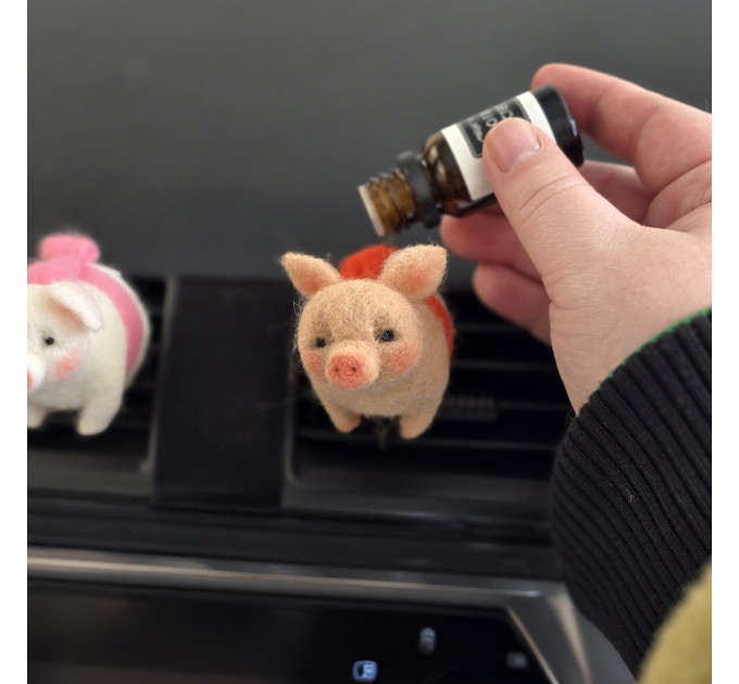 Pigs with felted bows Air Vent Clip