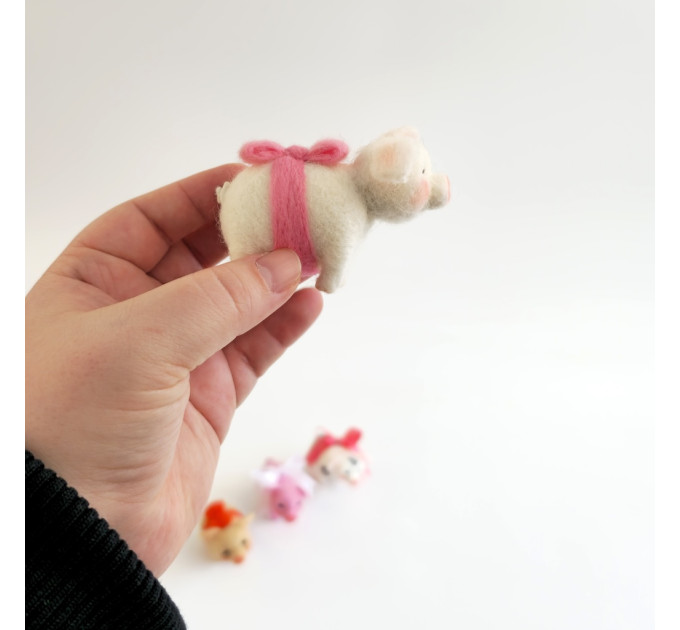 Pigs with felted bows Air Vent Clip