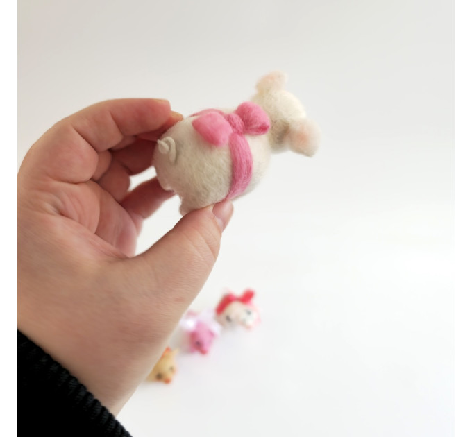 Pigs with felted bows Air Vent Clip