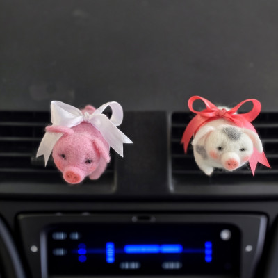 Pigs with satin bows Air Vent Clip