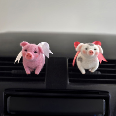 Pigs with satin bows Air Vent Clip