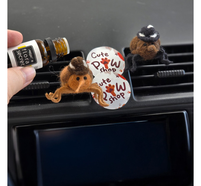 Weevil Air Vent Clip