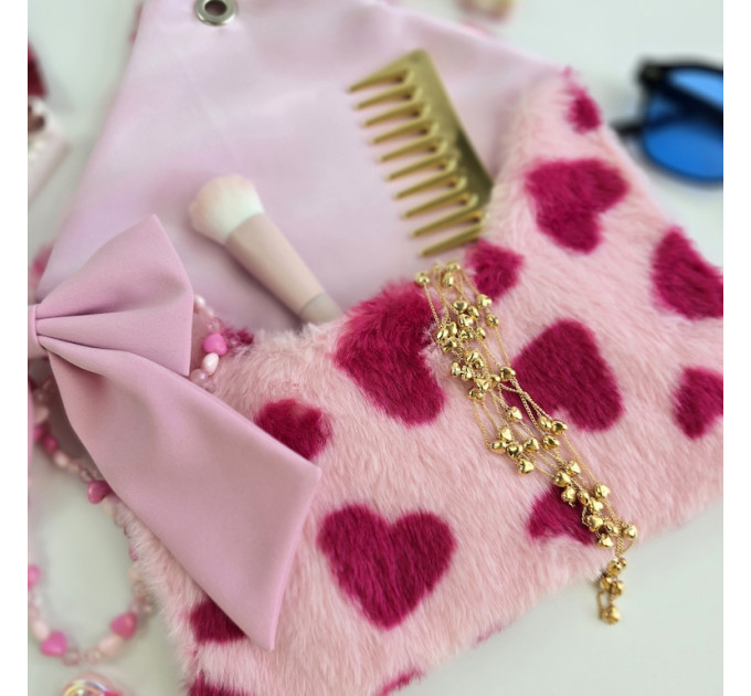 Pink Faux Fur Wall Organizer Envelope with Hearts, Soft Storage Pocket