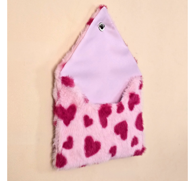 Pink Faux Fur Wall Organizer Envelope with Hearts, Soft Storage Pocket