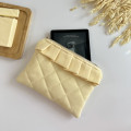 Butter yellow E-reader sleeve with ruffles