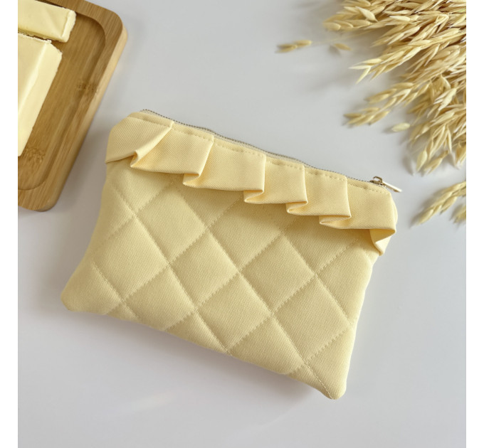 Butter yellow E-reader sleeve with ruffles