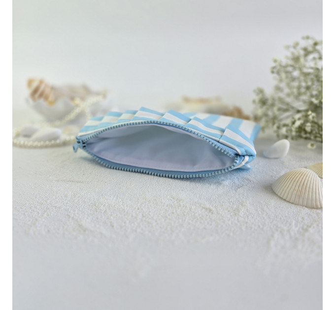 Sky-blue striped E-reader sleeve with ruffles