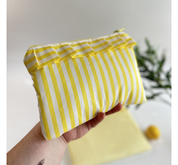 Yellow striped laptop sleeve with ruffles