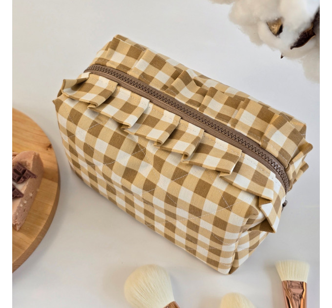 Medium checkered brown cosmetic bag with ruffles