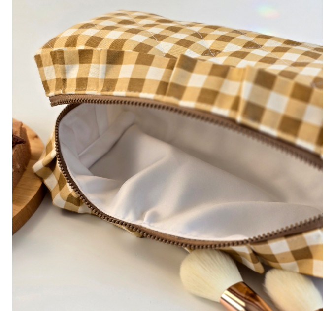 Medium checkered brown cosmetic bag with ruffles