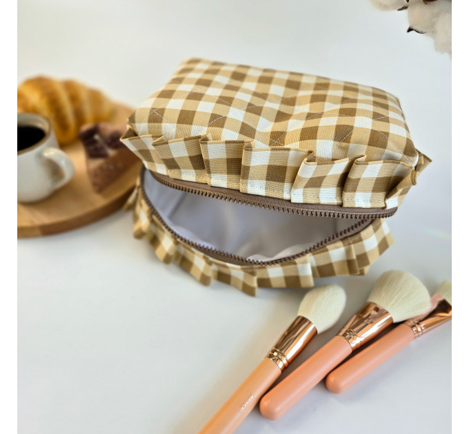 Medium checkered brown cosmetic bag with ruffles